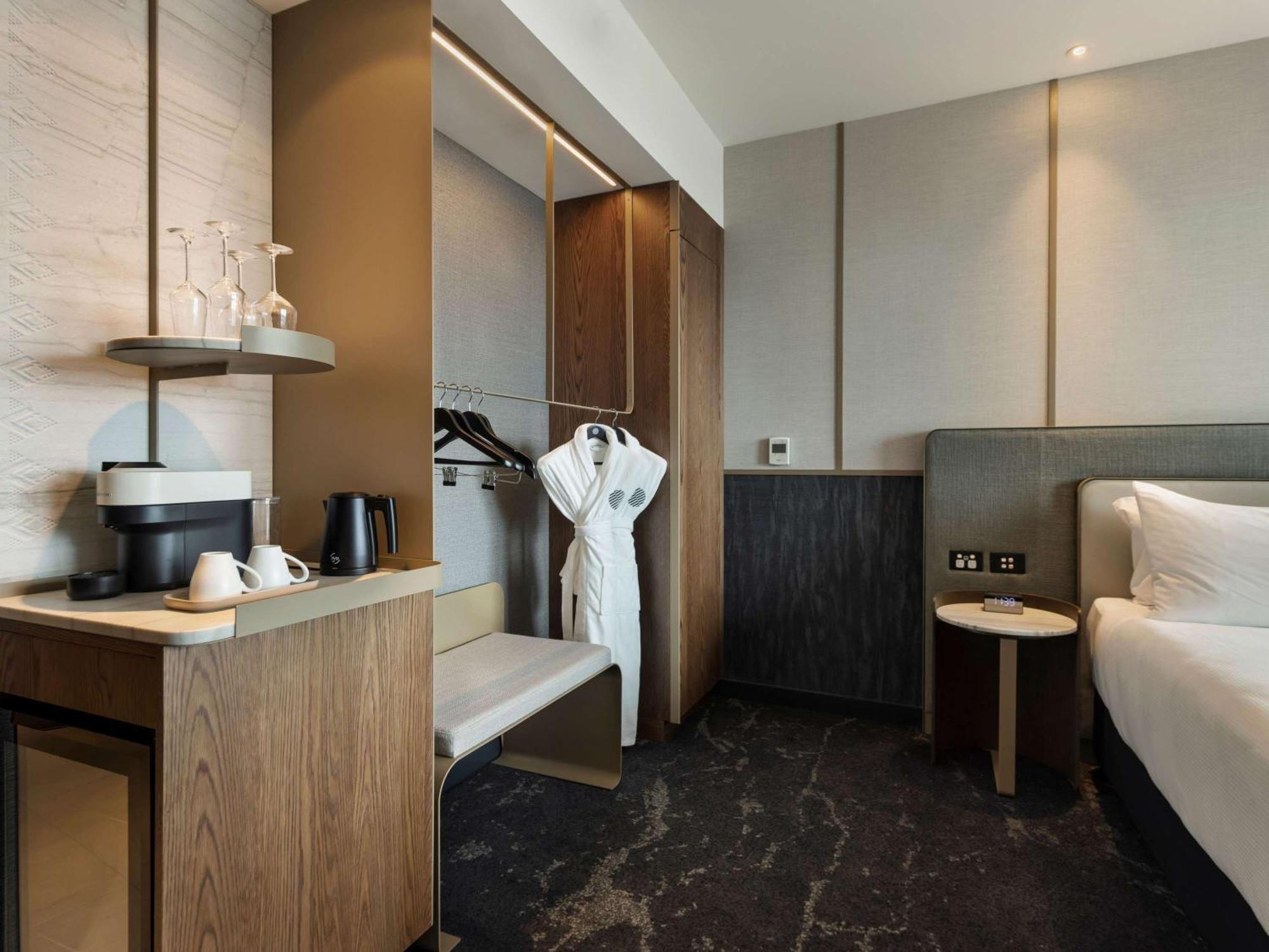 Pullman Auckland Airport Hotel Eksteriør billede Deluxe Room