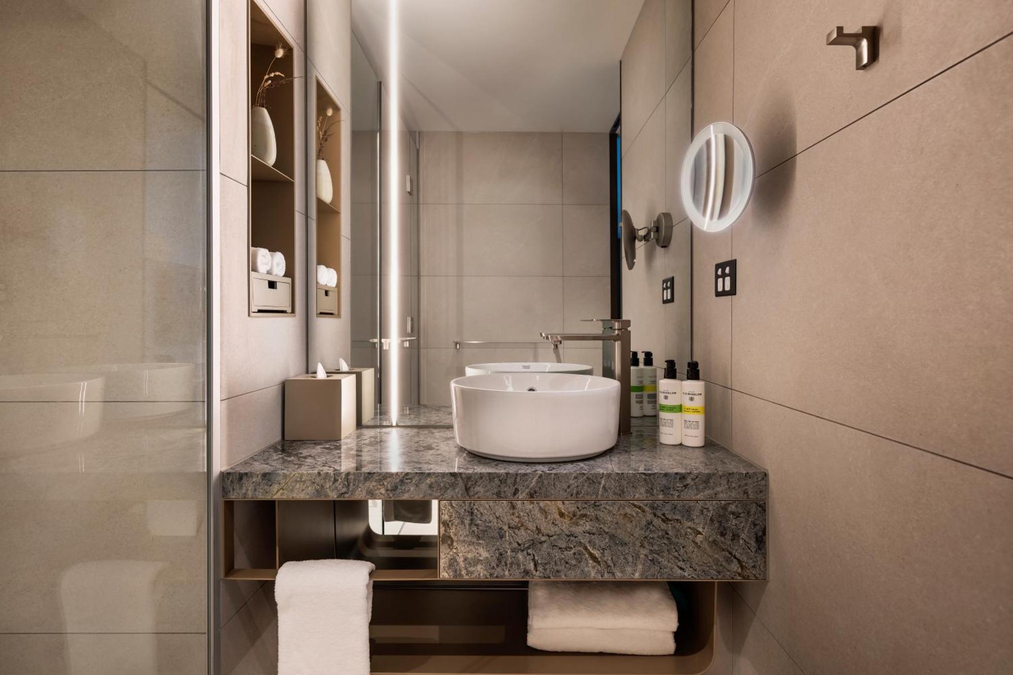 Pullman Auckland Airport Hotel Eksteriør billede Bathroom