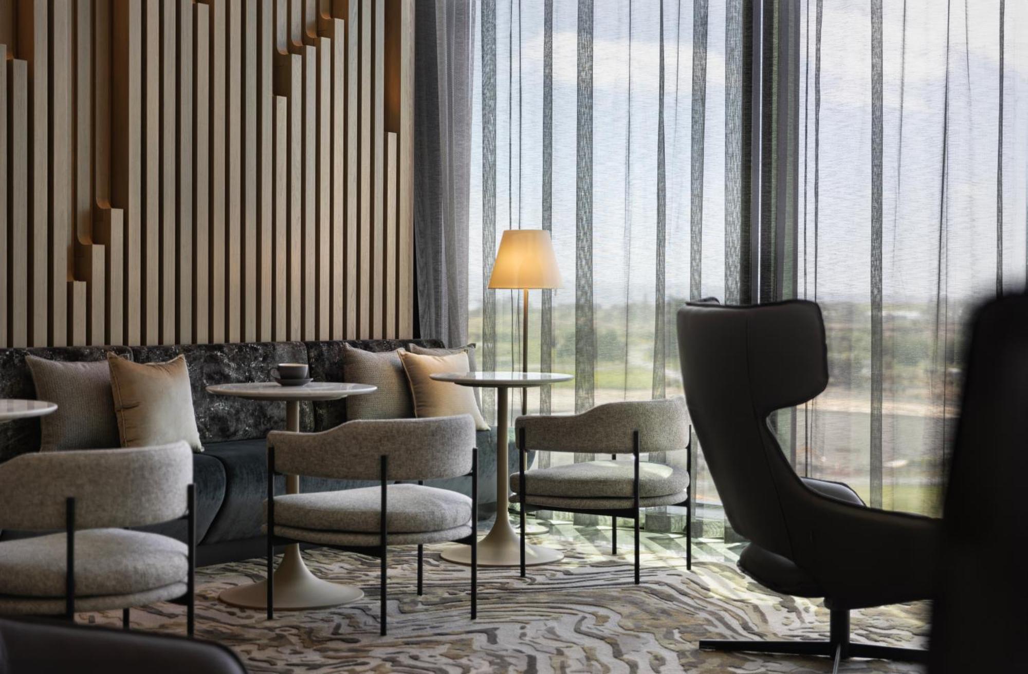 Pullman Auckland Airport Hotel Eksteriør billede The Club Lounge at the Westin Hyderabad